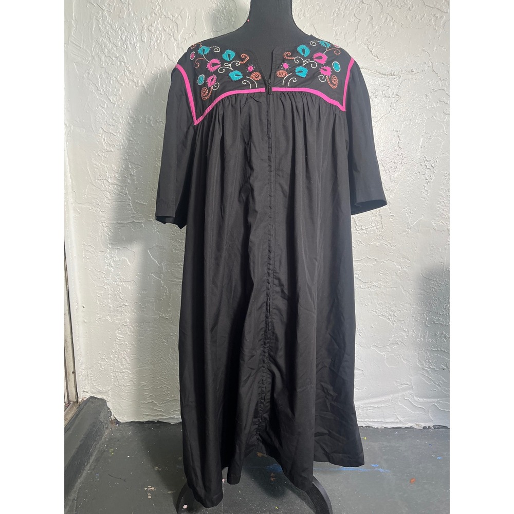 Go Softly Patio XL Black Embroidered Maxi Dress Southwestern Boho Caftan